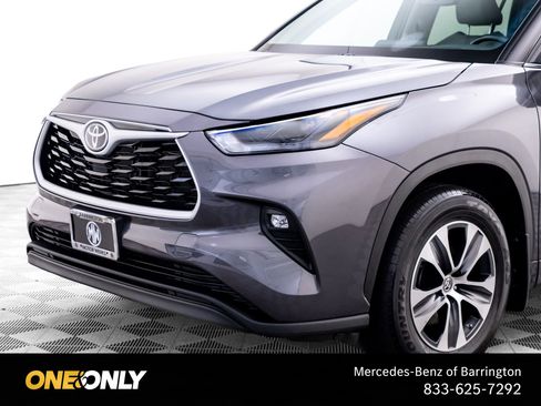 Used 2024 Toyota Highlander XLE FWD image 37