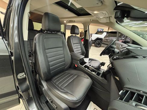 Used 2017 Ford Escape Titanium w/ Equipment Group 301A FWD image 17