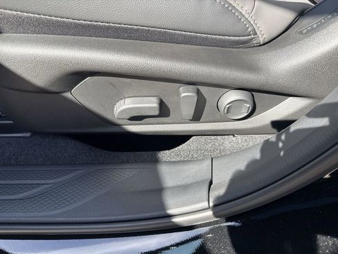 New 2026 Subaru Outback Limited AWD/4WD image 9