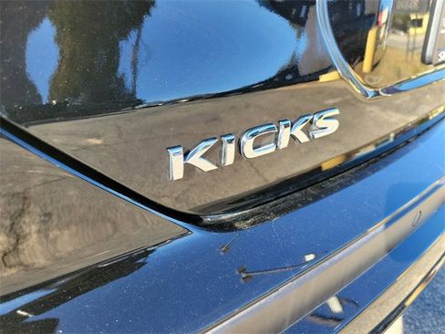 Used 2024 Nissan Kicks S image 8