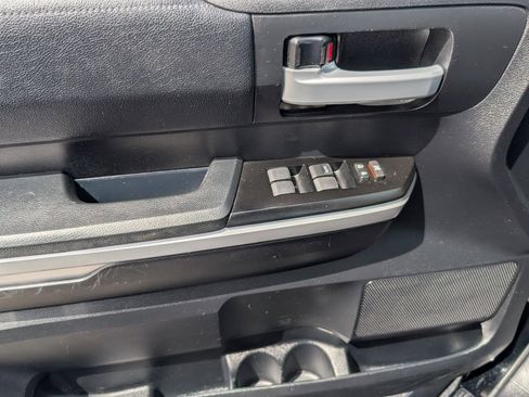 Used 2017 Toyota Tundra SR5 w/ SR5 Upgrade Package AWD/4WD image 15