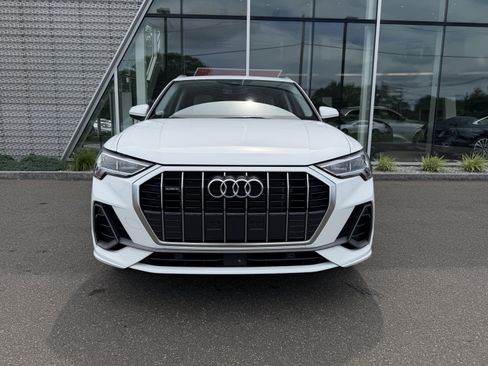 Certified 2025 Audi Q3 2.0T Premium w/ Convenience Package AWD/4WD image 6