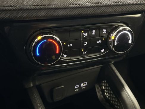 Used 2024 Chevrolet TrailBlazer LT w/ LT Cold Weather Package image 19