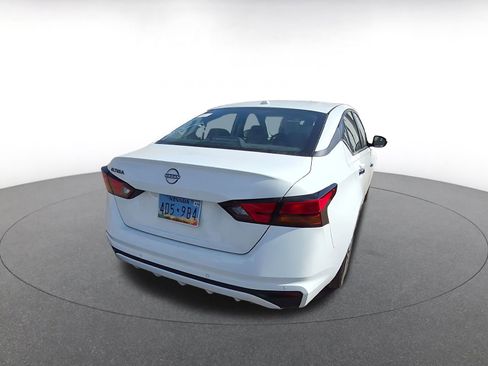 Used 2025 Nissan Altima 2.5 SV image 7