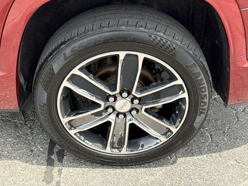 Used 2019 GMC Acadia Denali w/ Technology Package AWD/4WD image 29