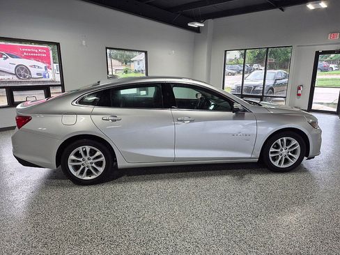 Used 2016 Chevrolet Malibu LT FWD image 7