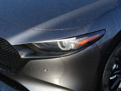 New 2026 MAZDA MAZDA3 Hatchback w/Premium Plus Pkg image 9