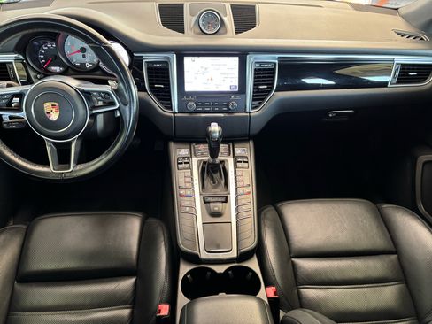 Used 2017 Porsche Macan S image 12