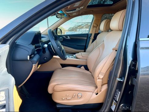 Used 2023 Genesis GV80 2.5T w/ Prestige Package image 28