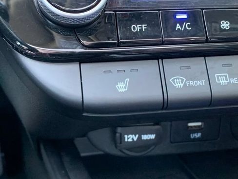 Certified 2024 Hyundai Elantra Limited FWD image 20