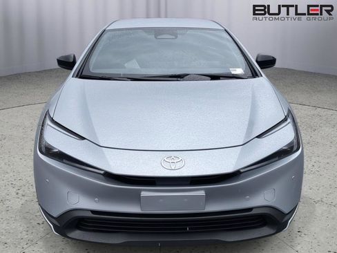 New 2026 Toyota Prius LE FWD image 8