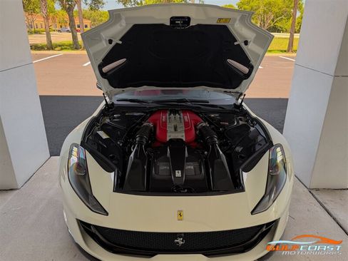Used 2019 Ferrari 812 Superfast RWD image 35