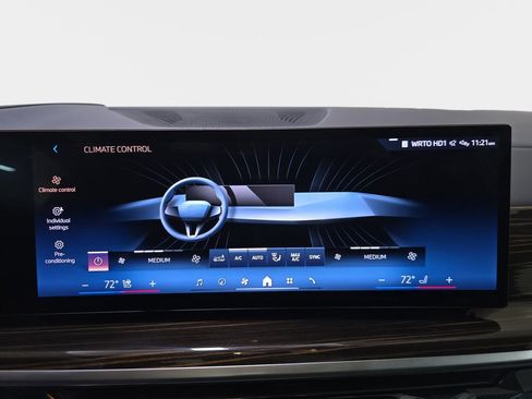 Used 2026 BMW X5 sDrive40i image 25