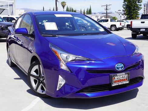 Used 2017 Toyota Prius Three Touring w/ Carpet Mat Package image 2