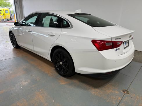 Used 2024 Chevrolet Malibu LT FWD image 3