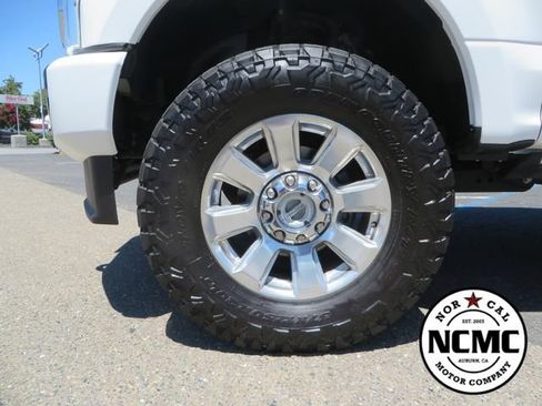 Used 2020 Ford F350 Platinum w/ FX4 Off-Road Package AWD/4WD image 9