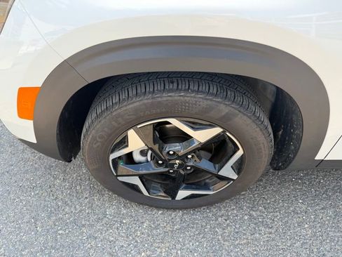 Used 2025 Kia Seltos S FWD image 16