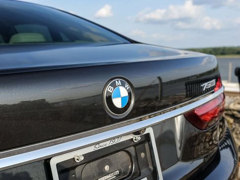 Used 2019 BMW 750i xDrive w/ Executive Package AWD/4WD image 79