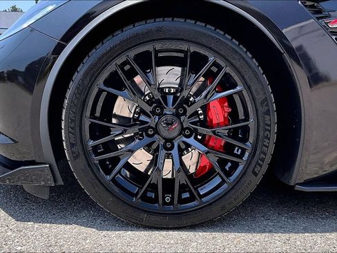 Used 2015 Chevrolet Corvette Z06 w/ 2LZ Preferred Equipment Group RWD image 31