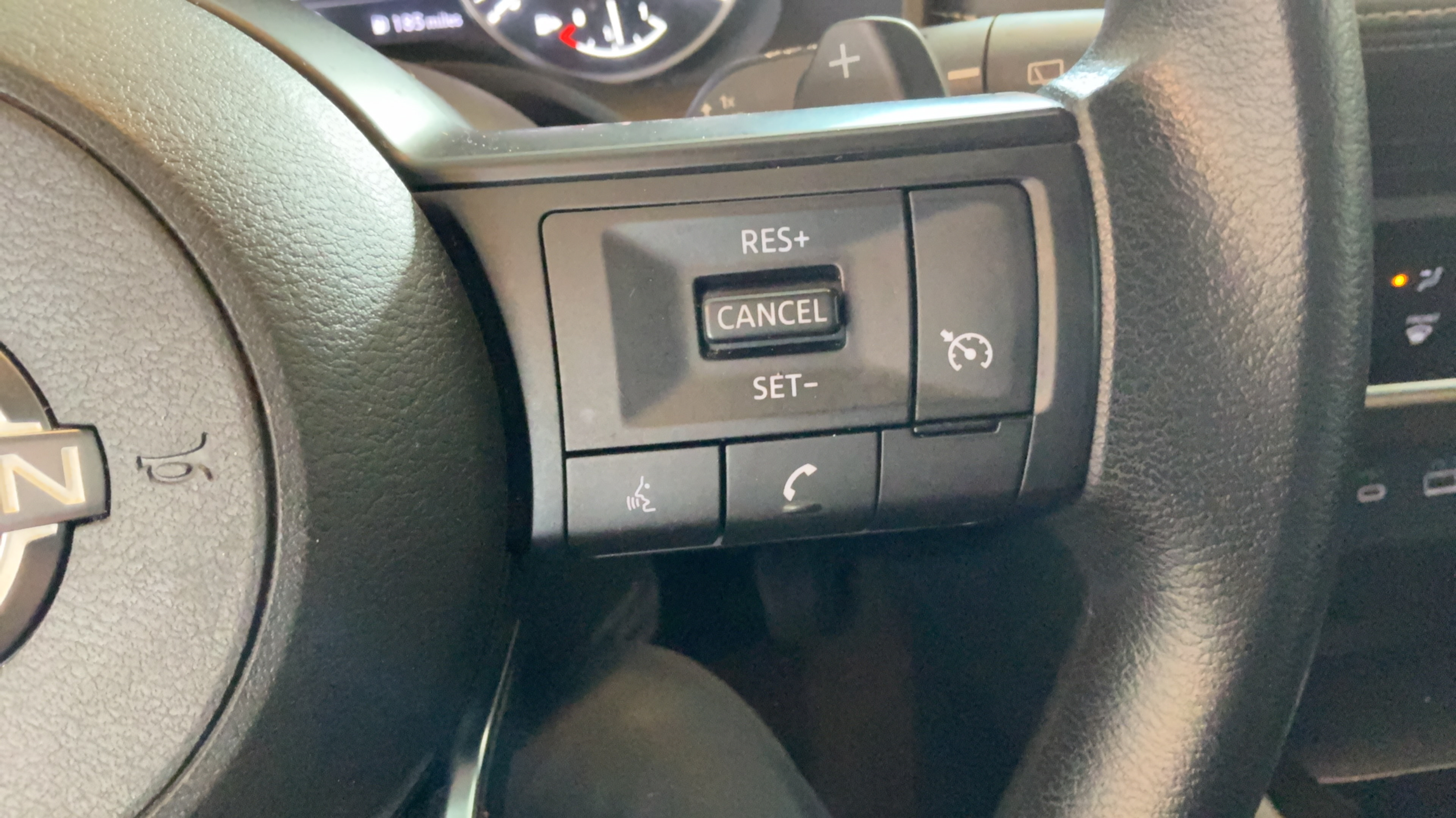 Used 2023 Nissan Rogue S AWD/4WD image 18