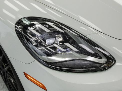 Used 2023 Porsche Panamera image 9