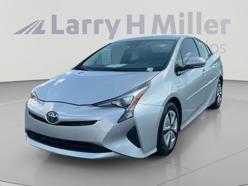 Used 2017 Toyota Prius Three FWD image 1