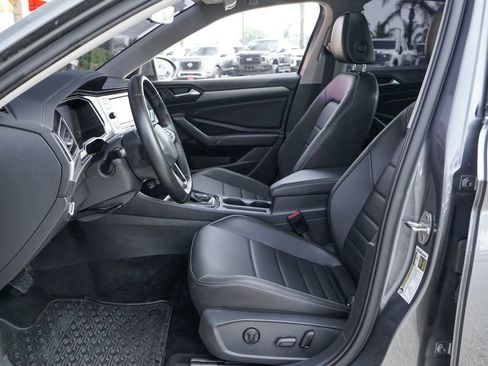 Used 2022 Volkswagen Jetta SE FWD image 17