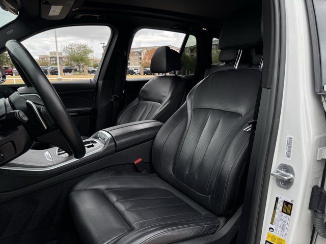 Used 2022 BMW X5 xDrive40i w/ Luxury Seating Package AWD/4WD image 29