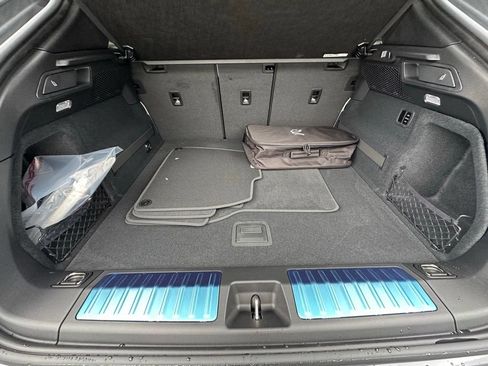 Certified 2026 Porsche Macan Electric RWD image 41