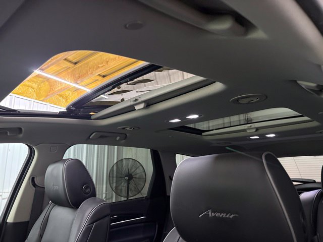 Used 2019 Buick Enclave Avenir w/ Avenir Technology Package AWD/4WD image 42