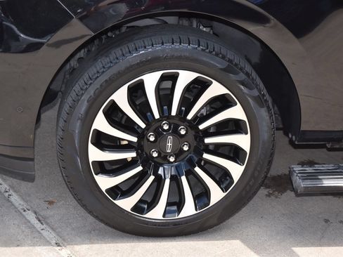 Used 2024 Lincoln Navigator Black Label AWD/4WD image 41