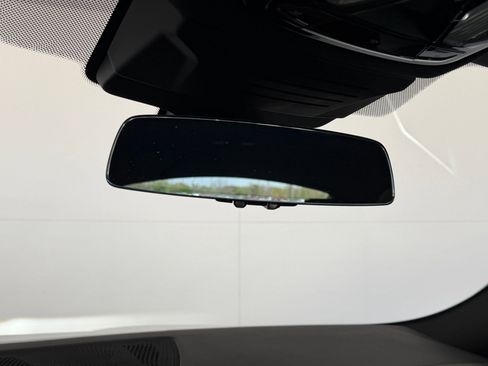 Certified 2025 BMW X6 xDrive40i w/ Premium Package image 18