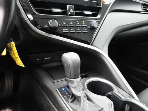 Certified 2021 Toyota Camry LE image 14