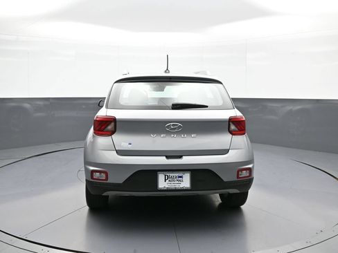 Certified 2024 Hyundai Venue SEL FWD image 7