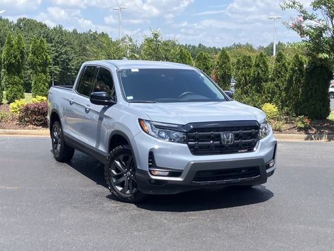 Certified 2025 Honda Ridgeline Sport image 2