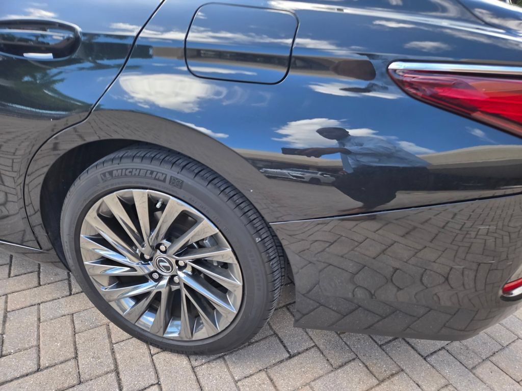 Certified 2025 Lexus ES 350 Ultra Luxury w/ Accessory Package (Z2) FWD image 24