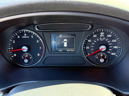 Used 2018 Kia Sorento LX image 22