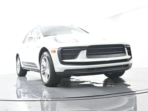 Certified 2022 Porsche Macan AWD/4WD image 54
