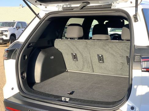 Certified 2026 Chevrolet Equinox LT FWD image 24