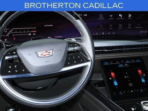 Certified 2025 Cadillac Escalade ESV Sport w/ LPO, ONYX Package AWD/4WD image 21