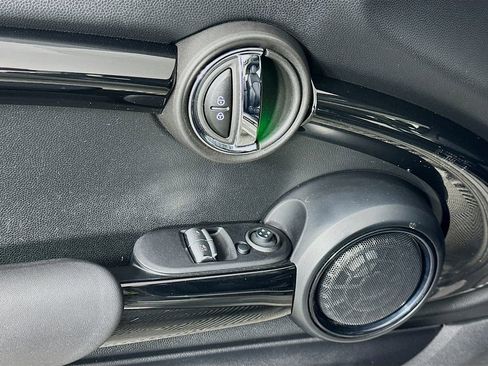 Used 2017 MINI Cooper S image 16