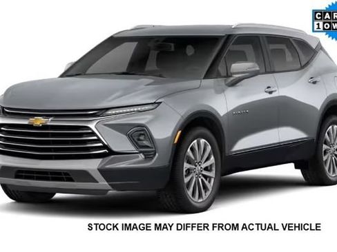 Used 2025 Chevrolet Blazer LT FWD image 1