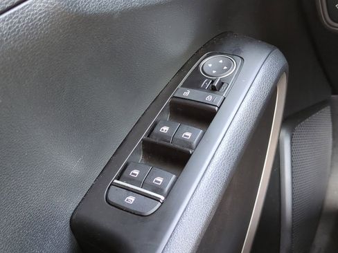 Used 2025 Kia Soul LX w/ LX Technology Package FWD image 22
