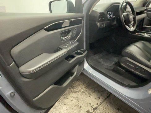 Certified 2023 Honda Pilot Touring image 27
