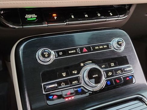 Used 2021 Lincoln Nautilus Reserve w/ Equipment Group 201A image 18