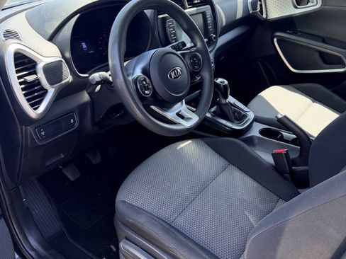 Used 2020 Kia Soul LX FWD image 3