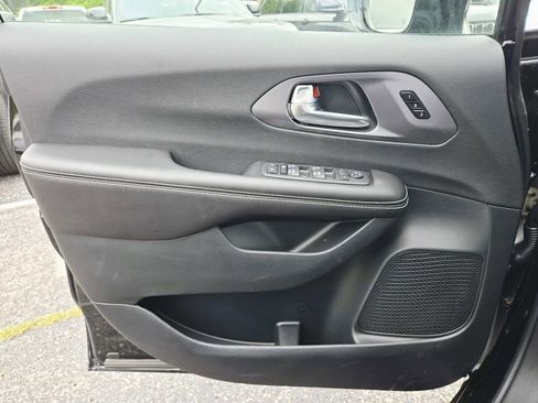 New 2026 Chrysler Pacifica Select w/ S Appearance Package FWD image 31