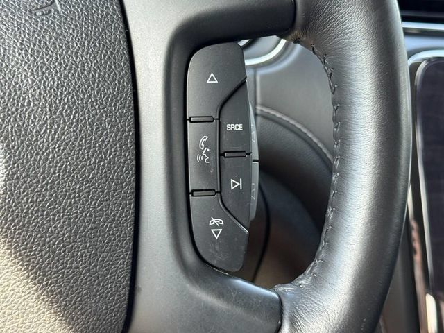 Used 2017 Buick Enclave Leather AWD/4WD image 18