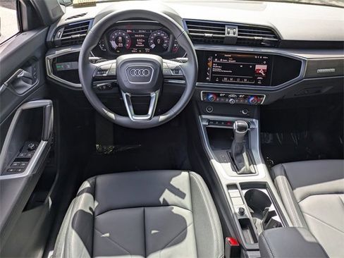 Used 2025 Audi Q3 2.0T Premium w/ Convenience Package image 14