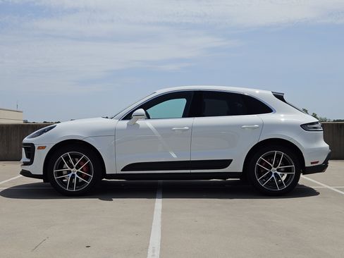 Certified 2023 Porsche Macan S AWD/4WD image 2